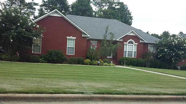 2nd image of 210 Woodridge Dr