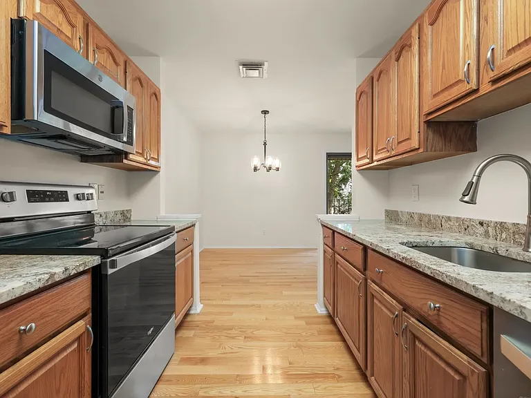 81 Courtland Ave #4 — Photo 26