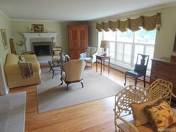 3rd image of 4685 Boncrest Dr W
