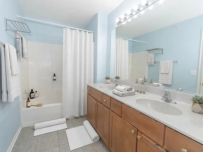 1299 W Lake St #302 — Photo 17