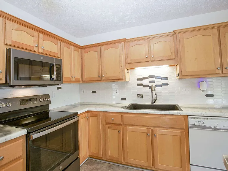 106 Harvest Ln — Photo 30