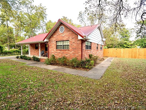 2nd image of 101 Park Dr