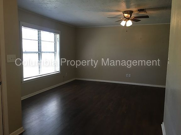4th image of 715 E 18th St