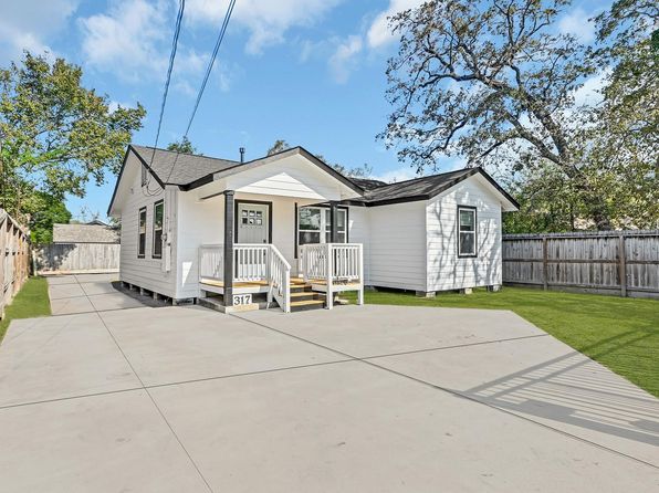 317 Melbourne St, Houston, TX 77022