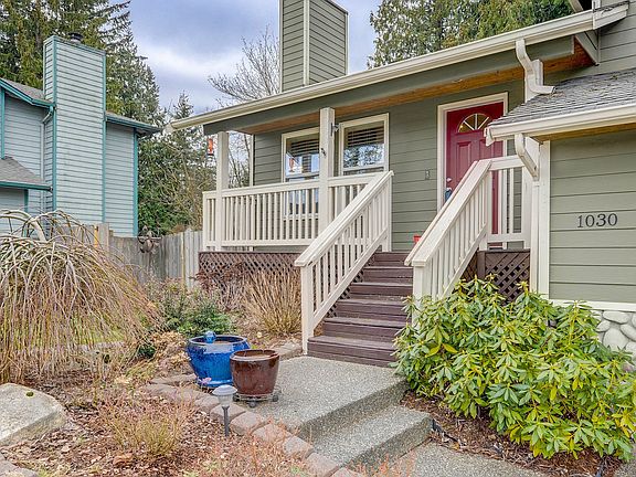 3rd image of 1030 96th Ave SE