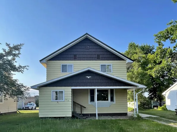 216 Henford Ave, Kingsford, MI 49802