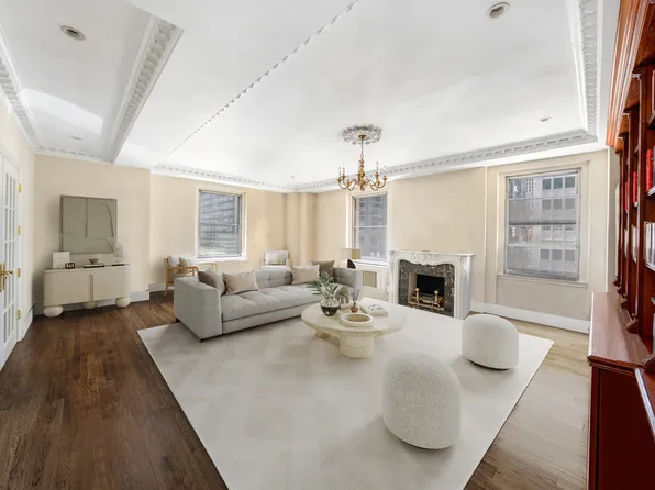 465 Park Avenue image 1 of 7