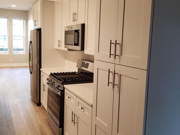 5th image of 1154-1 W Grand Ave #2
