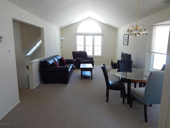 4th image of 48 Oswestry Way