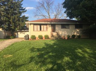 337 Village Rd, Willowbrook, IL 60527