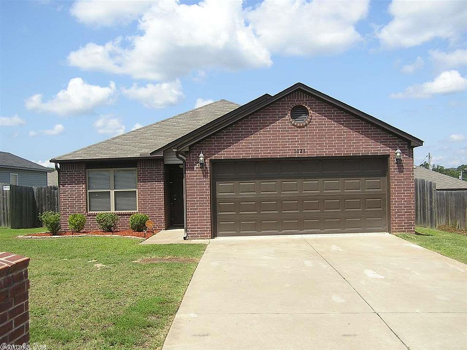 1st image of 1025 Matehuala Blvd