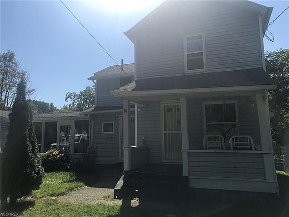 3rd image of 2027 Woodcrest Ave