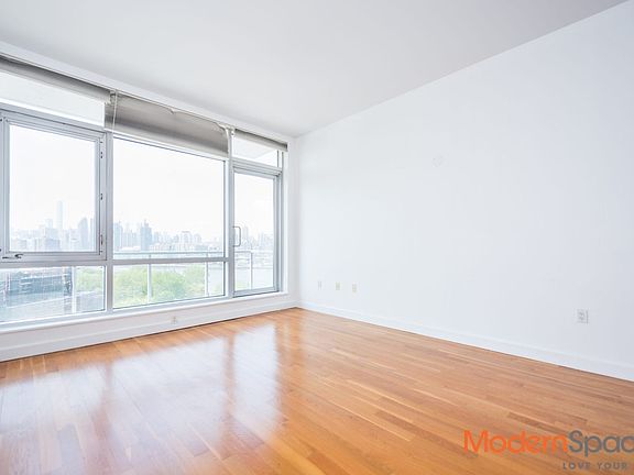4th image of 1124 31st Ave APT 13D