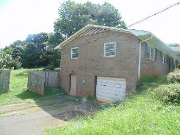 4th image of 5695 Mountain Terrace Dr