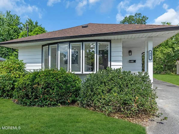 33 Acapulco Place, Toms River, NJ 08753