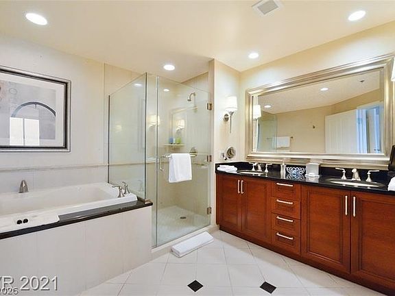4th image of 135 Harmon Ave #618