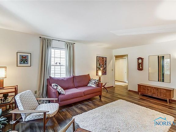 5th image of 521 Monroe Ct