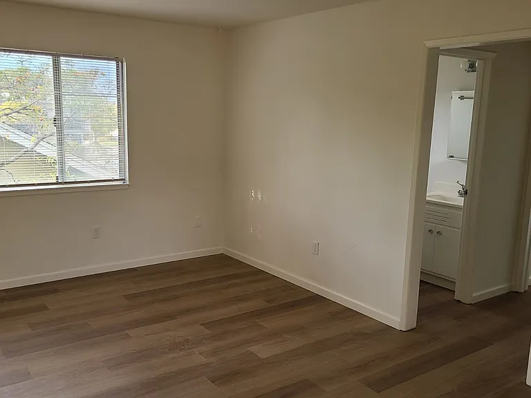 1820 Santa Clara Ave — Photo 4