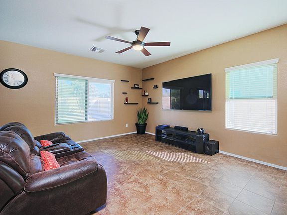5th image of 19250 W Woodlands Ave