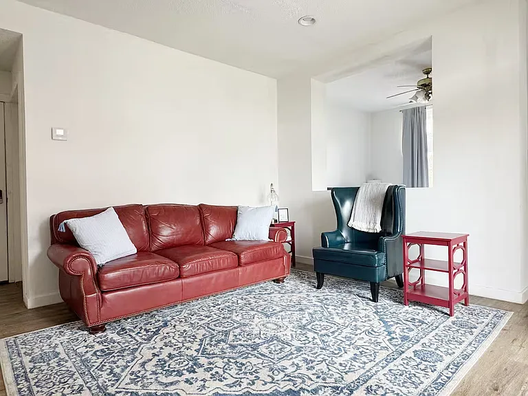 101 E Powell Ave #C — Photo 10
