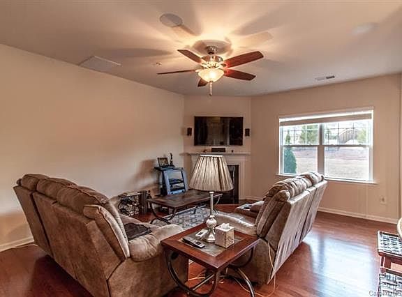 4th image of 116 Dellbrook St Unit E