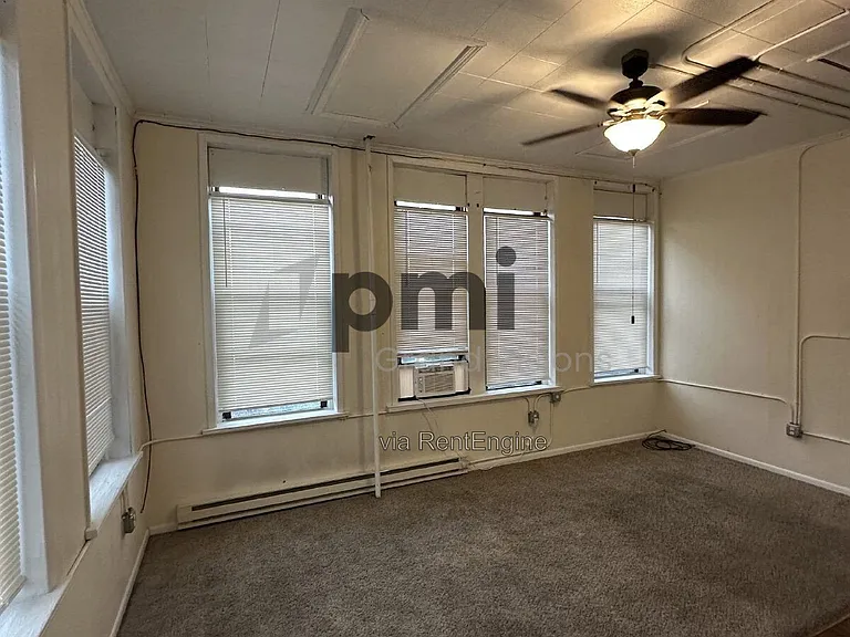 601 1/2 Monroe Ave #14 — Photo 11