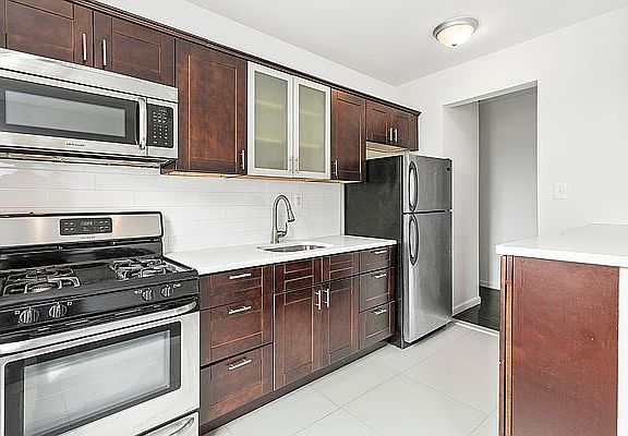 3rd image of 701 Saint Marks Ave APT 5D