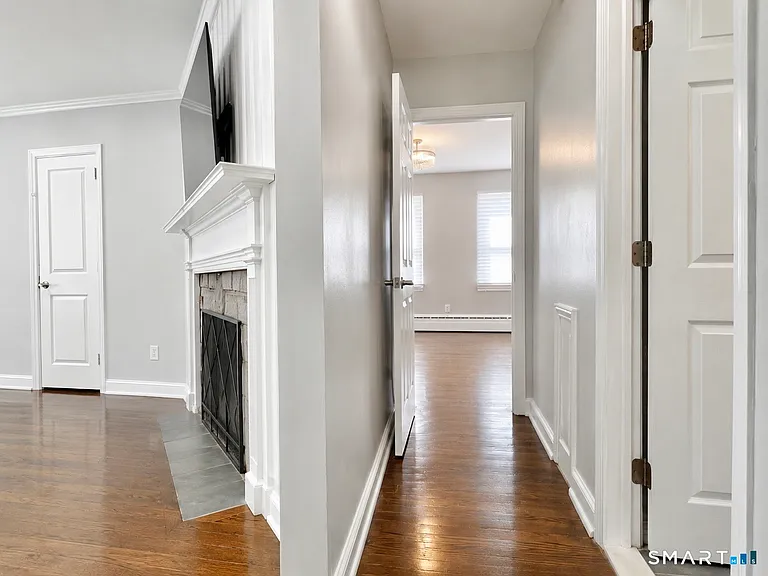 444 Huntington Rd — Photo 4