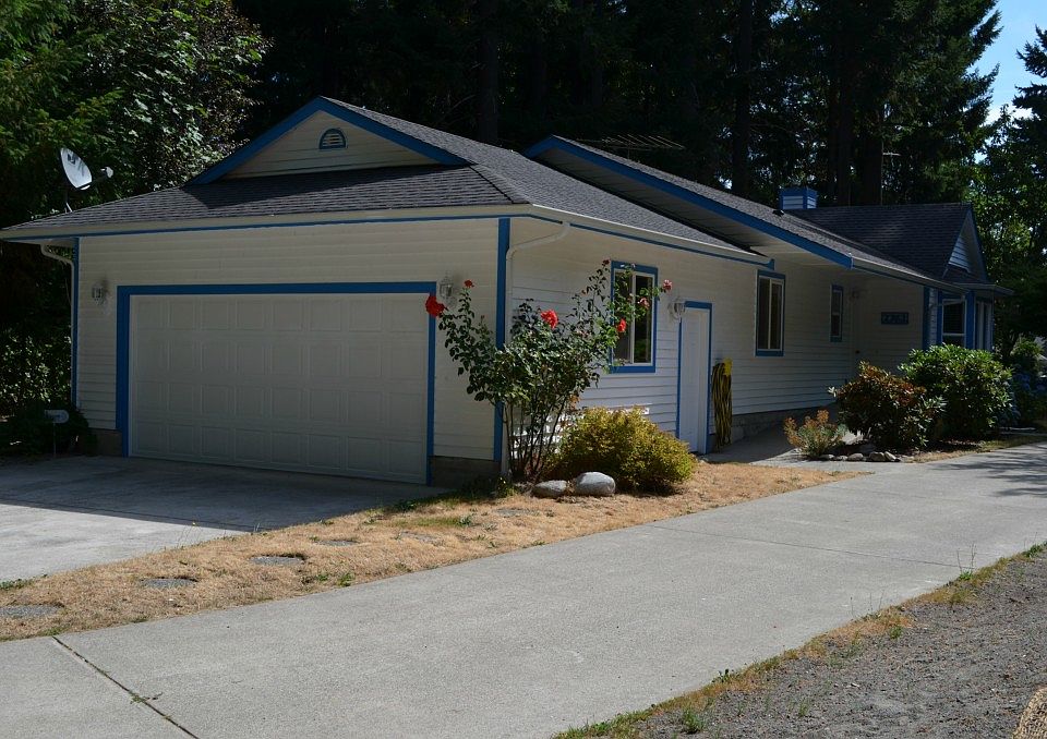 1st image of 2762 Marine Dr
