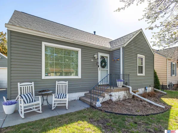 4011 Sumner St, Lincoln, NE 68506
