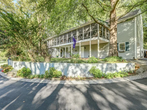 1541 Riverside Rd, Bluff City, TN 37618