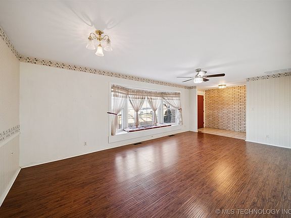5th image of 14650 E 11th Pl