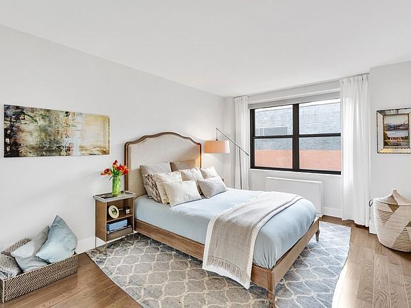 5th image of 7 E 14th St APT 1406