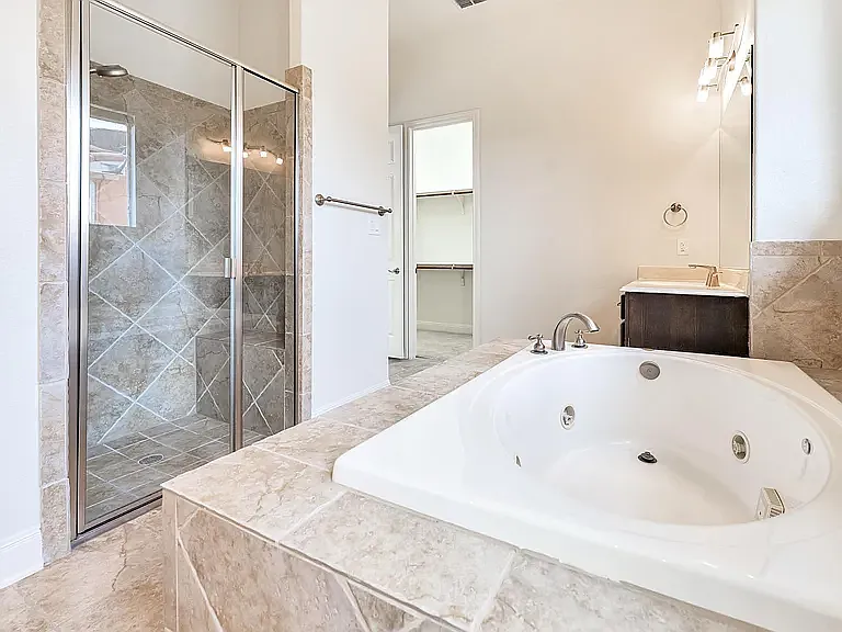 24711 Faraday — Photo 22