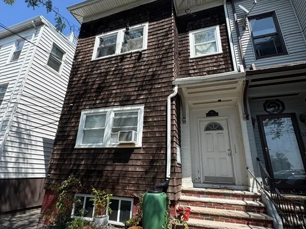 156 Webster St #3, Boston, MA 02128