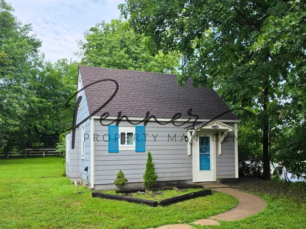 2406 S Lees Summit Rd, Independence, MO 64055
