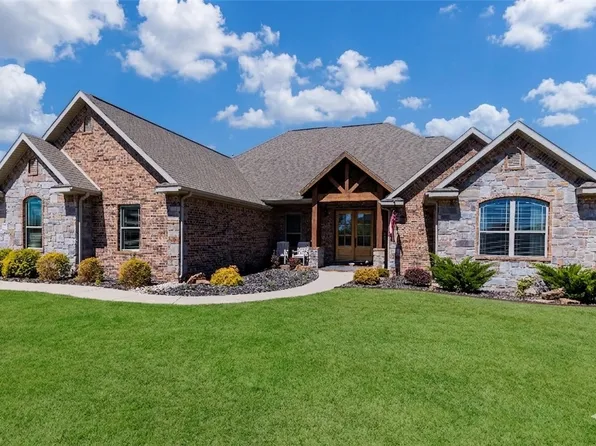 426 Eagle Ridge Dr, Farmington, AR 72730