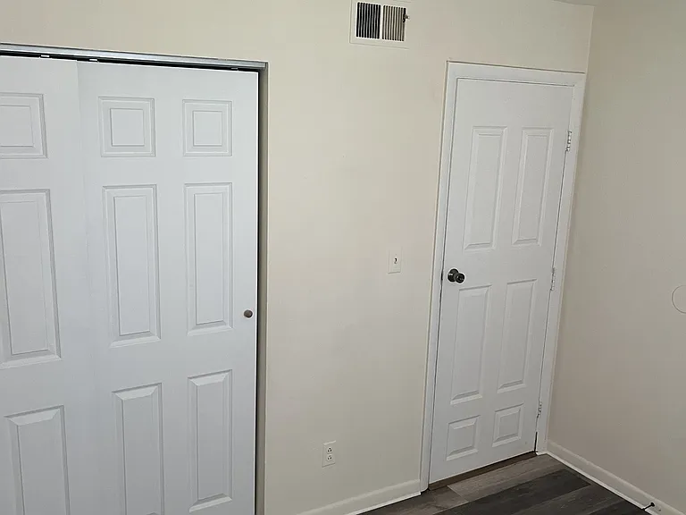 1038 Cherry Dr #5 — Photo 7