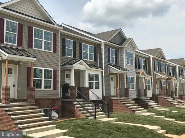 31 Moses Dr, Martinsburg, WV 25405