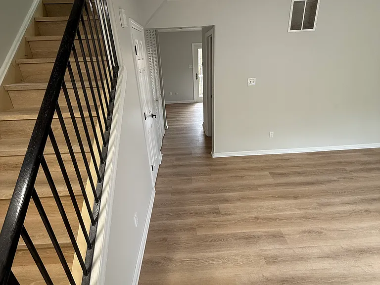125 Earl Ave #C — Photo 6