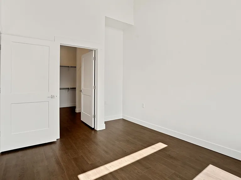 The Parkway Apartments — Photo 29