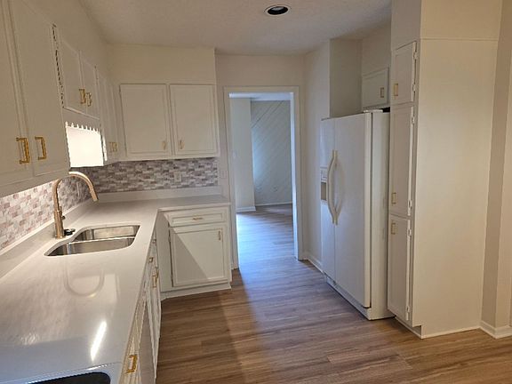 2nd image of 5352 Larch Ct