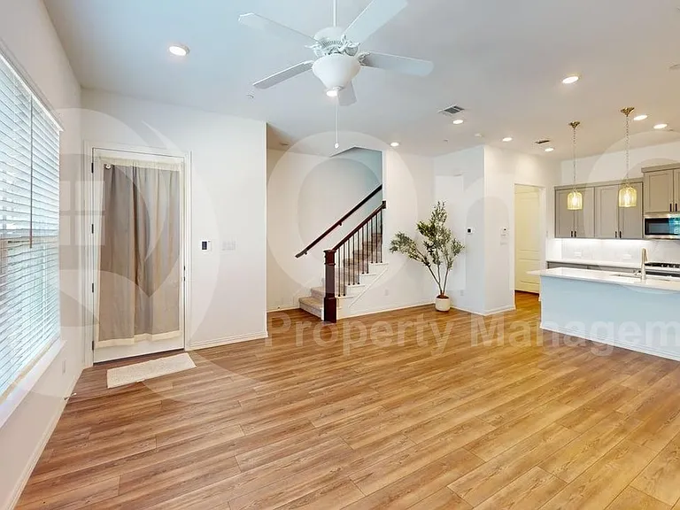 4348 Henderson Ave — Photo 6