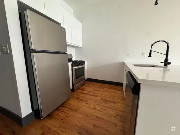568-572 Communipaw Avenue image 1 of 9