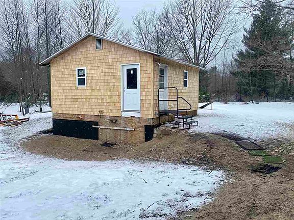 3rd image of 36891 Mossis Dr