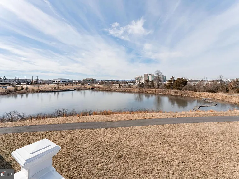 42506 Dogwood Glen Sq — Photo 46