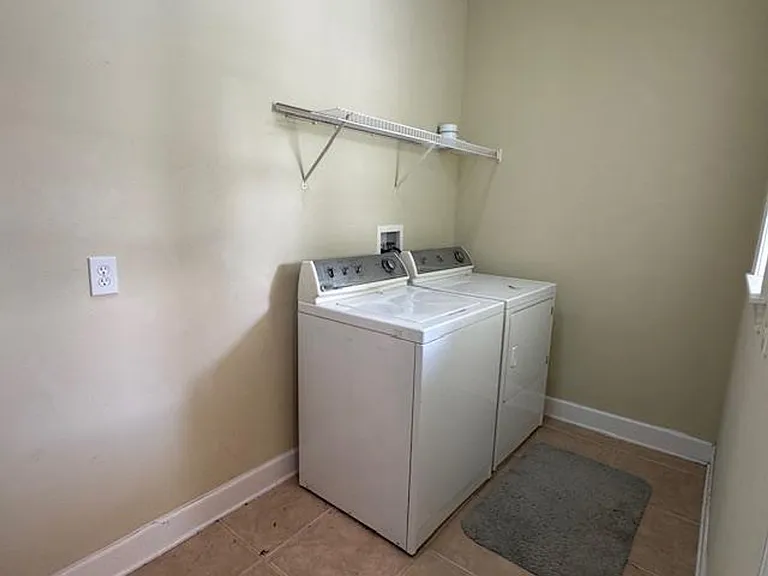 1442 Stickley Ave — Photo 35