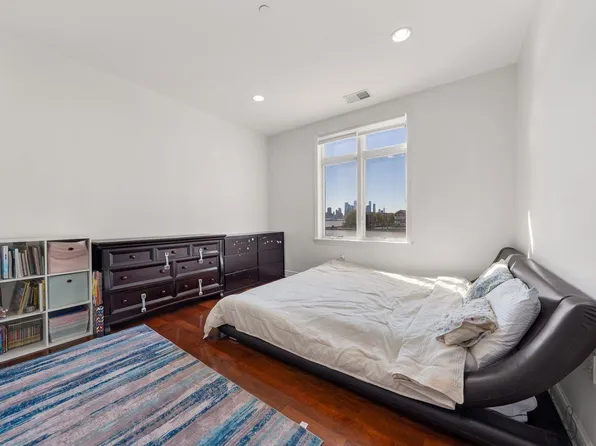 7400 River Road image 9 of 31