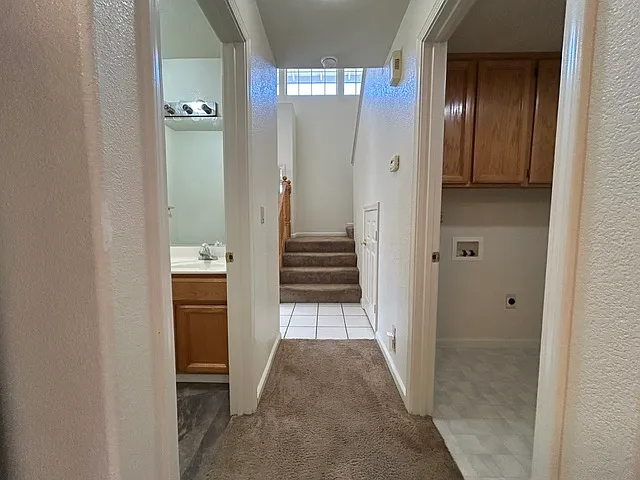 201 Sapphire Ct — Photo 10