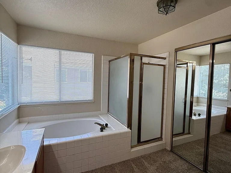 696 Harvard Ct — Photo 18